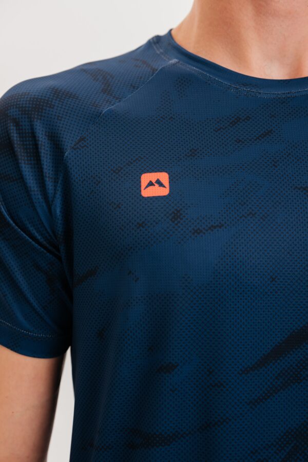 Футболка реглан