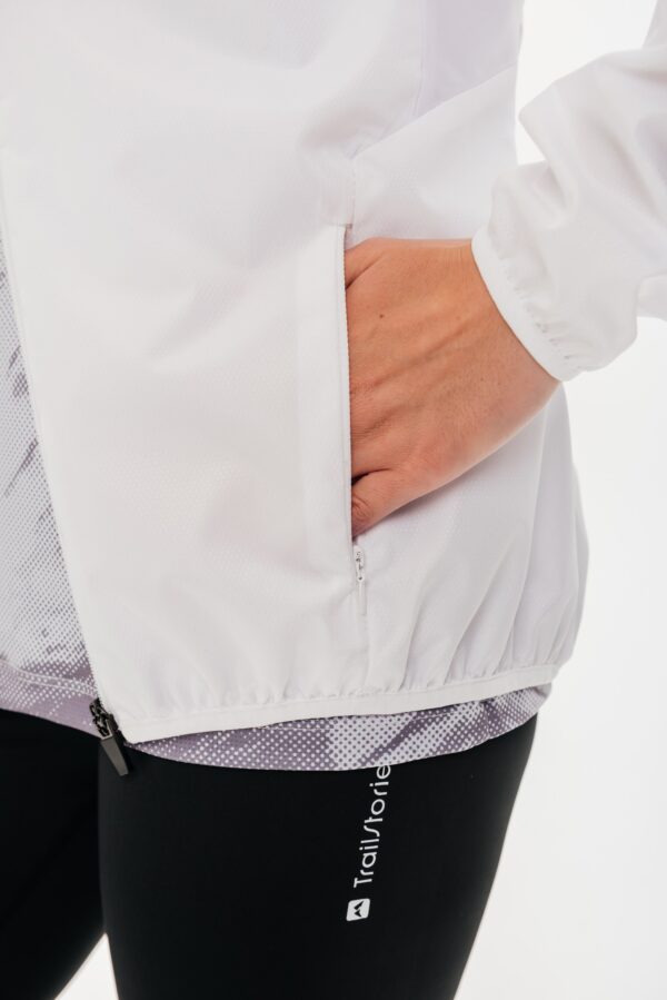 Ветровка белая женская